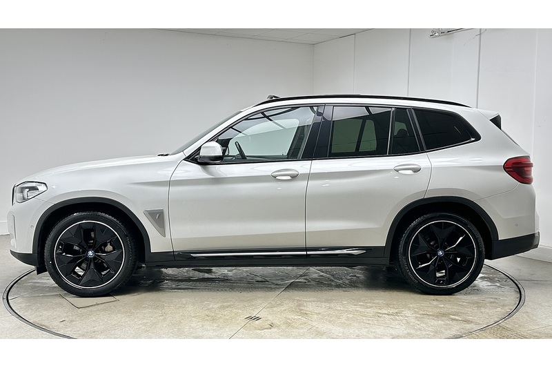 BMW iX3 Premier Edition - U2155