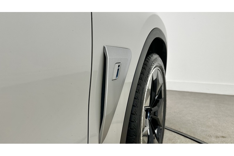 BMW iX3 Premier Edition - U2155