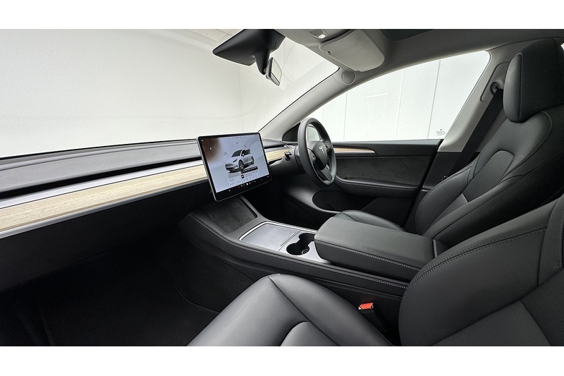 Tesla Model Y Long Range - U2156