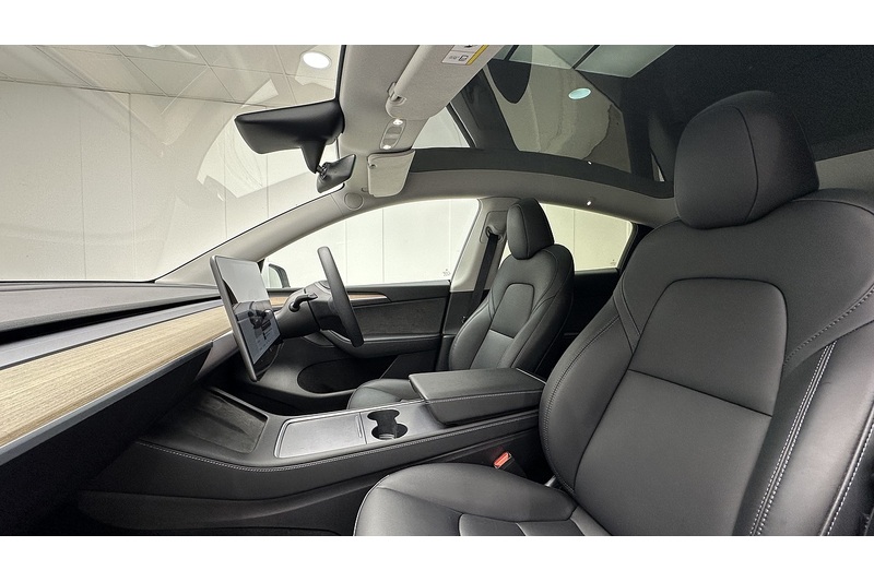 Tesla Model Y Long Range - U2156