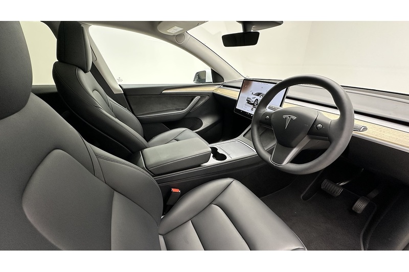 Tesla Model Y Long Range - U2156