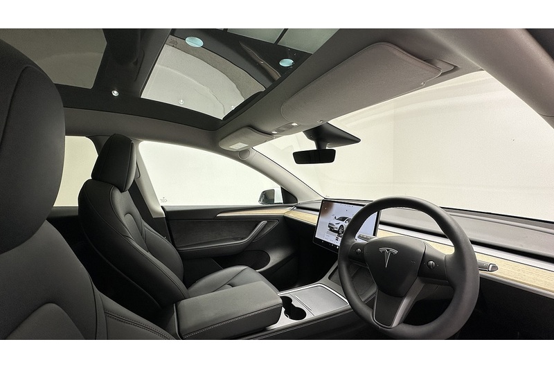 Tesla Model Y Long Range - U2156