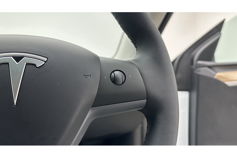 Tesla Model Y Long Range - U2156