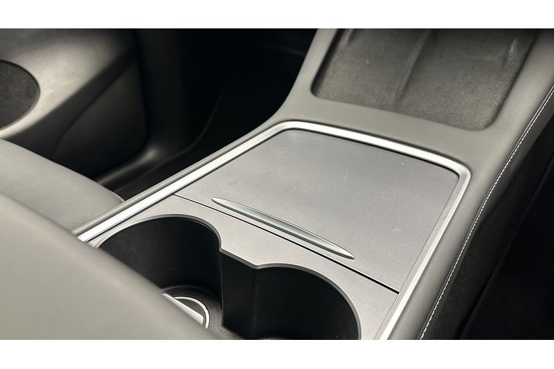 Tesla Model Y Long Range - U2156