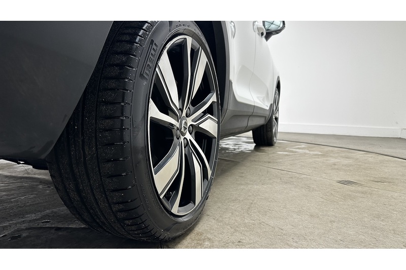 Volvo XC40 Pro - U2162