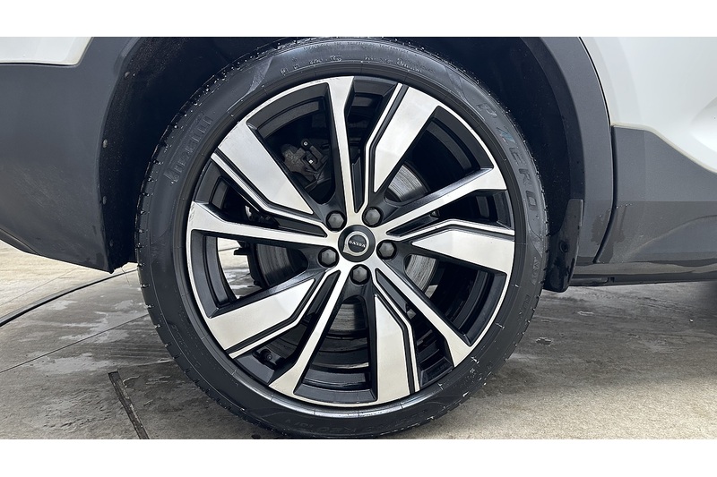 Volvo XC40 Pro - U2162
