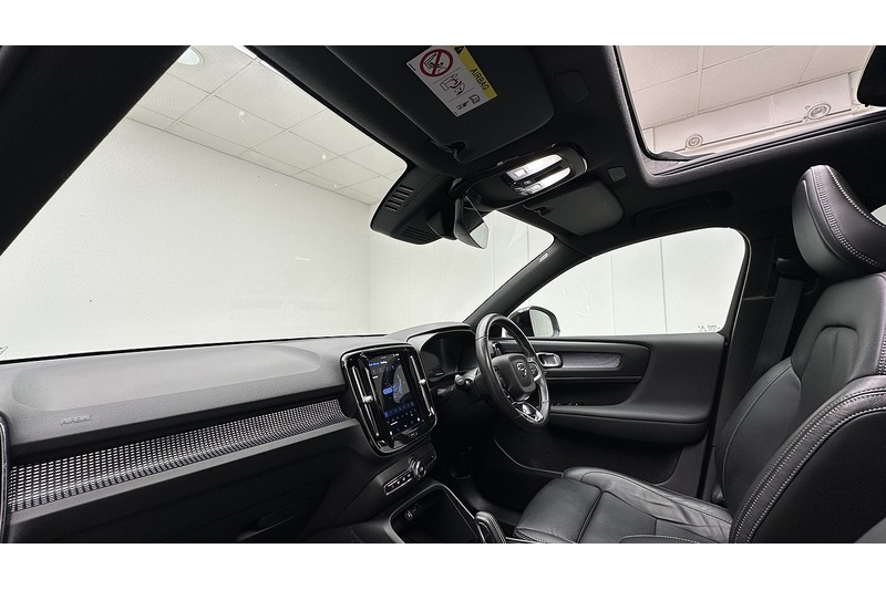 Volvo XC40 Pro - U2162
