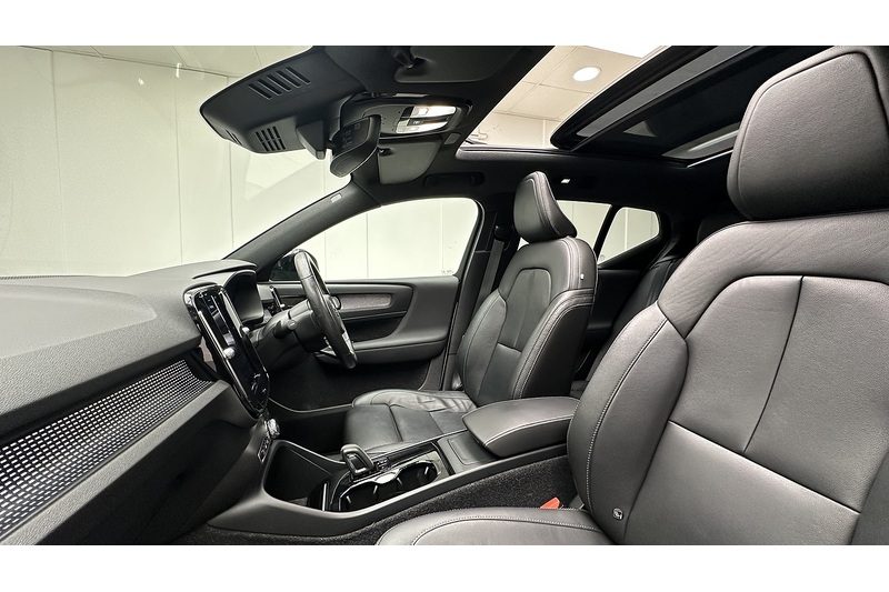 Volvo XC40 Pro - U2162