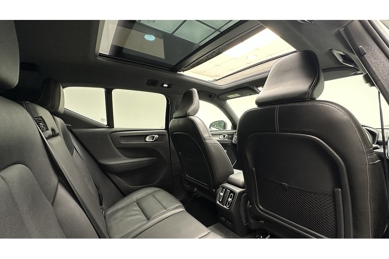 Volvo XC40 Pro - U2162