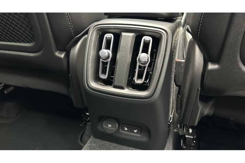 Volvo XC40 Pro - U2162