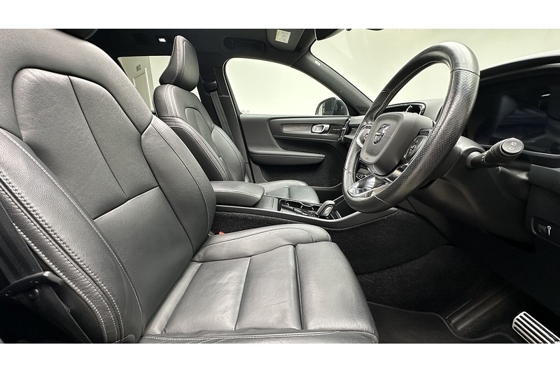Volvo XC40 Pro - U2162