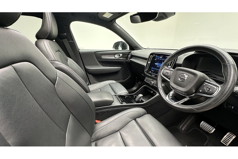 Volvo XC40 Pro - U2162