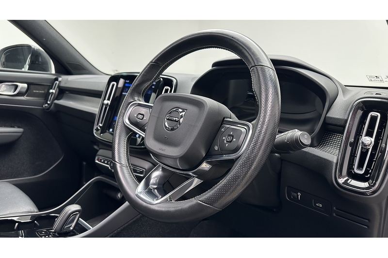 Volvo XC40 Pro - U2162