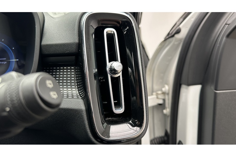 Volvo XC40 Pro - U2162