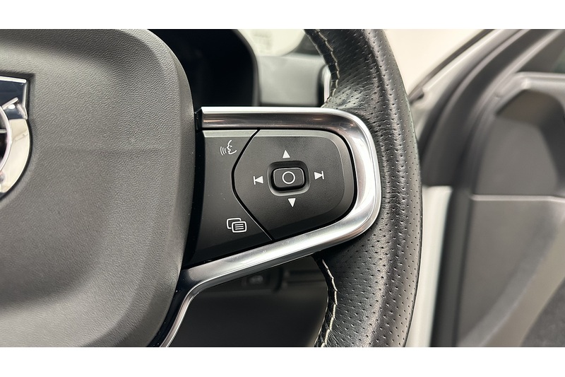 Volvo XC40 Pro - U2162