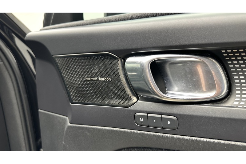 Volvo XC40 P8 First Edition - U2169