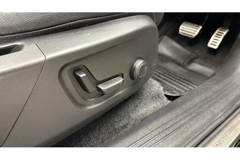 Volvo XC40 P8 First Edition - U2169