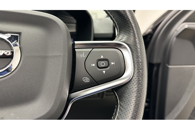 Volvo XC40 P8 First Edition - U2169