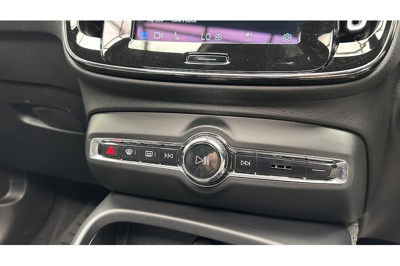Volvo XC40 P8 First Edition - U2169