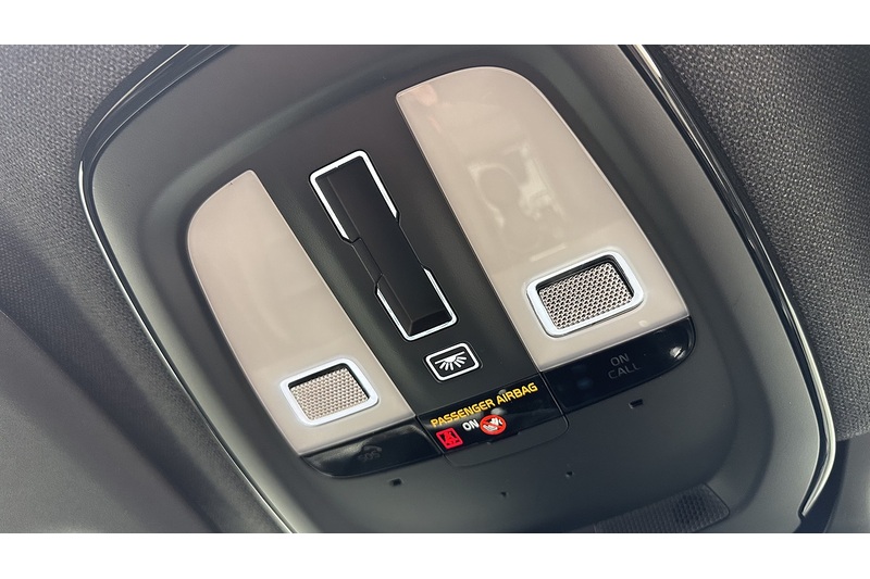 Volvo XC40 P8 First Edition - U2169