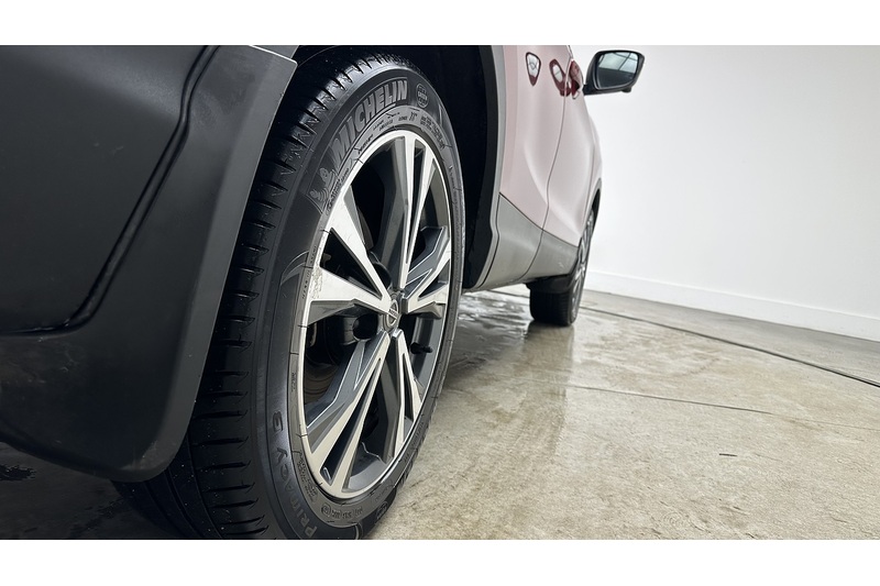 Nissan Qashqai DIG-T N-Connecta - U217