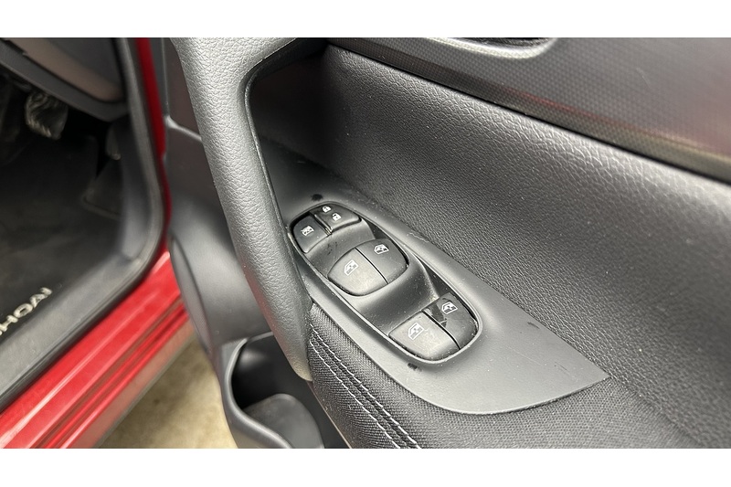 Nissan Qashqai DIG-T N-Connecta - U217