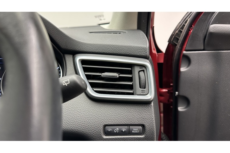 Nissan Qashqai DIG-T N-Connecta - U217