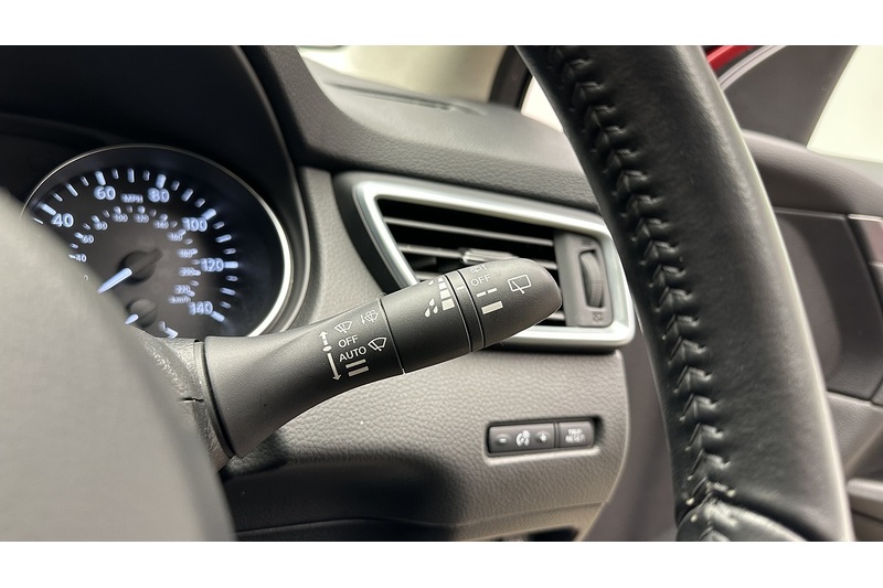 Nissan Qashqai DIG-T N-Connecta - U217