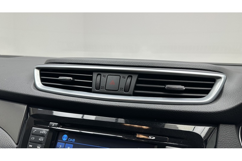 Nissan Qashqai DIG-T N-Connecta - U217