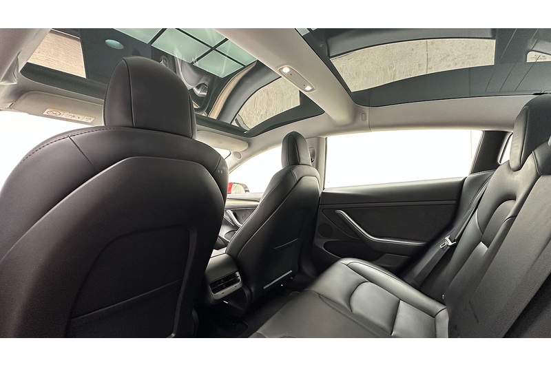 Tesla Model 3 Standard Range Plus - U2172