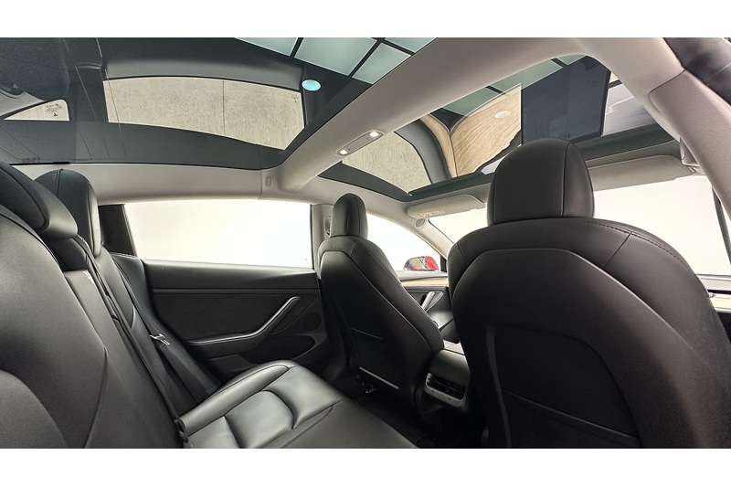 Tesla Model 3 Standard Range Plus - U2172