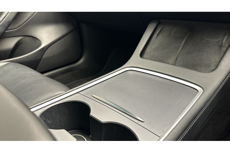 Tesla Model 3 Standard Range Plus - U2172