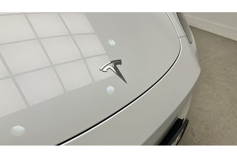 Tesla Model Y  - U2175
