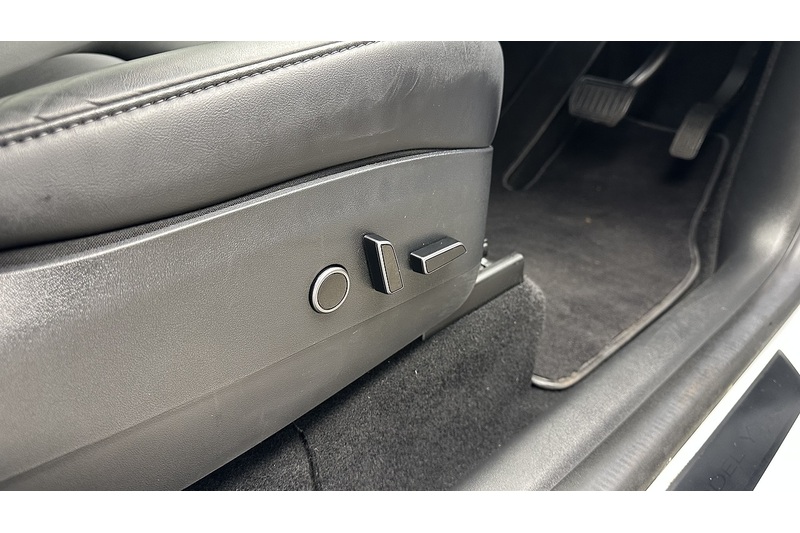 Tesla Model Y  - U2175