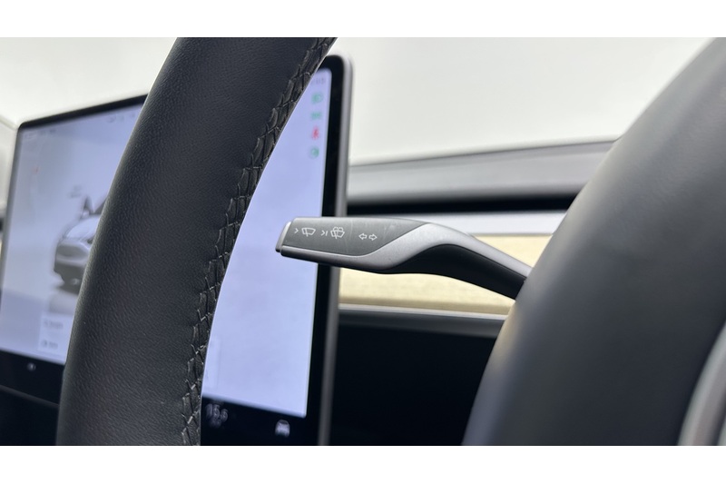 Tesla Model Y  - U2175