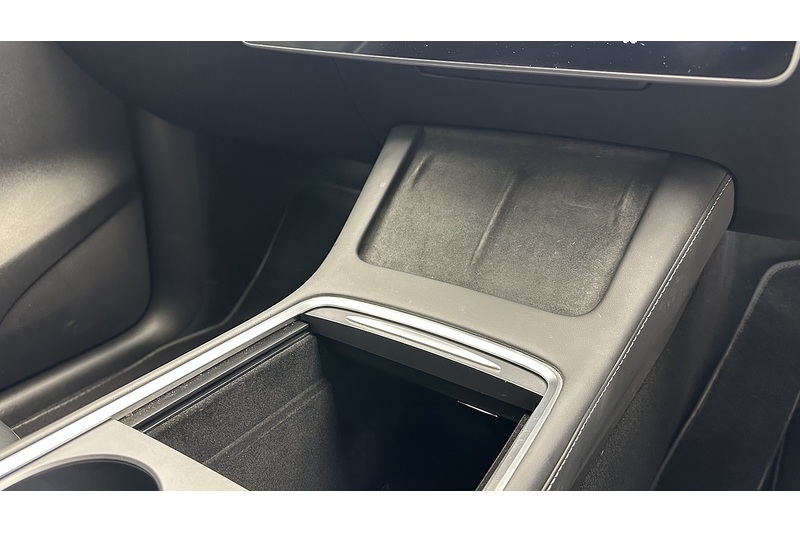 Tesla Model Y  - U2175