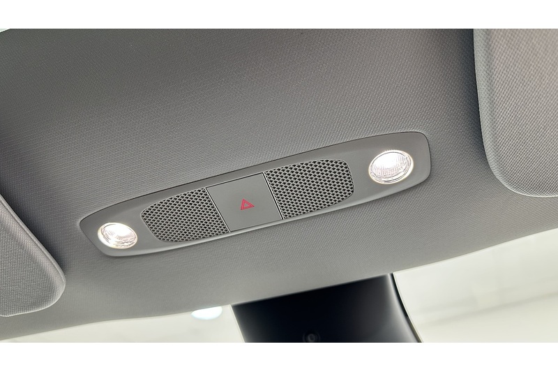 Tesla Model Y  - U2175