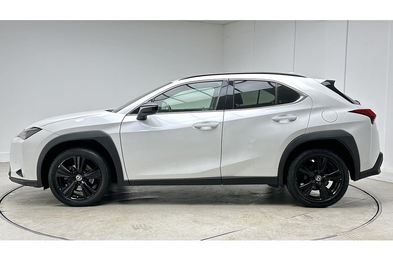 Lexus UX 250h Premium Sport Edition - U2180