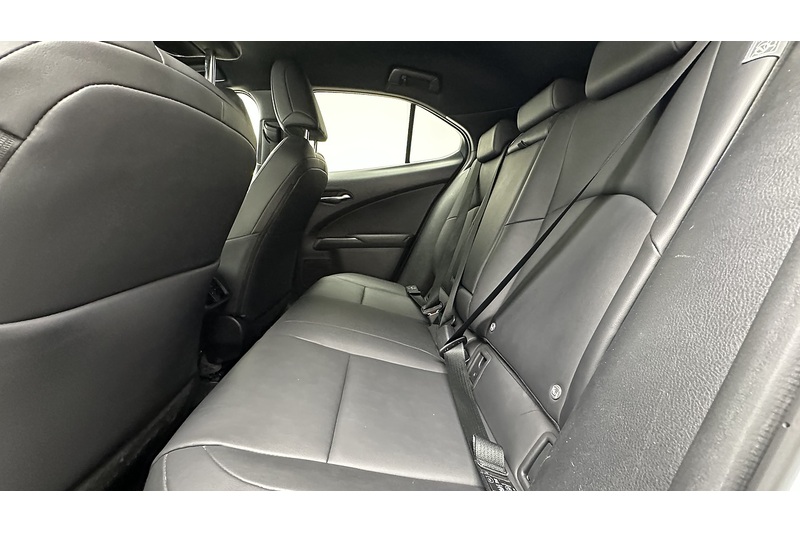 Lexus UX 250h Premium Sport Edition - U2180