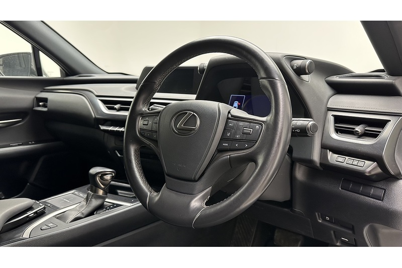 Lexus UX 250h Premium Sport Edition - U2180