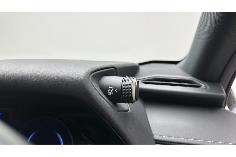Lexus UX 250h Premium Sport Edition - U2180