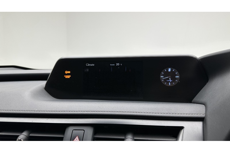 Lexus UX 250h Premium Sport Edition - U2180