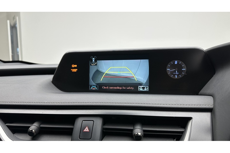 Lexus UX 250h Premium Sport Edition - U2180