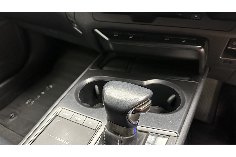 Lexus UX 250h Premium Sport Edition - U2180