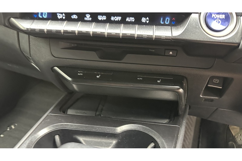 Lexus UX 250h Premium Sport Edition - U2180