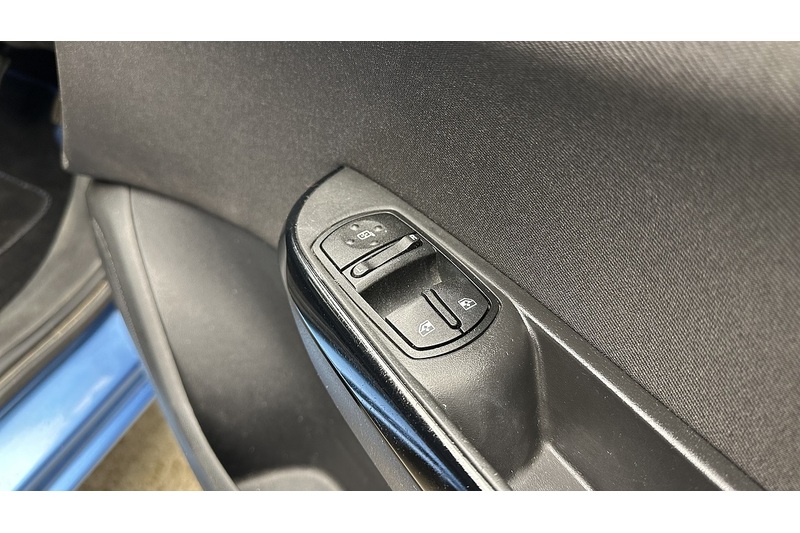 Vauxhall Corsa i ecoTEC Design - U2183