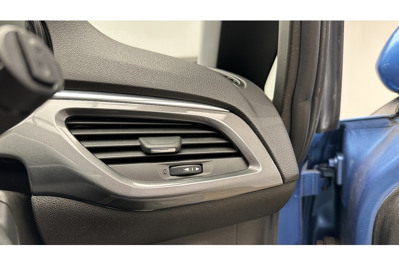 Vauxhall Corsa i ecoTEC Design - U2183