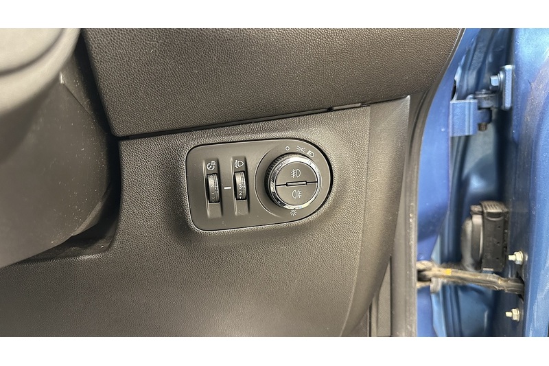 Vauxhall Corsa i ecoTEC Design - U2183