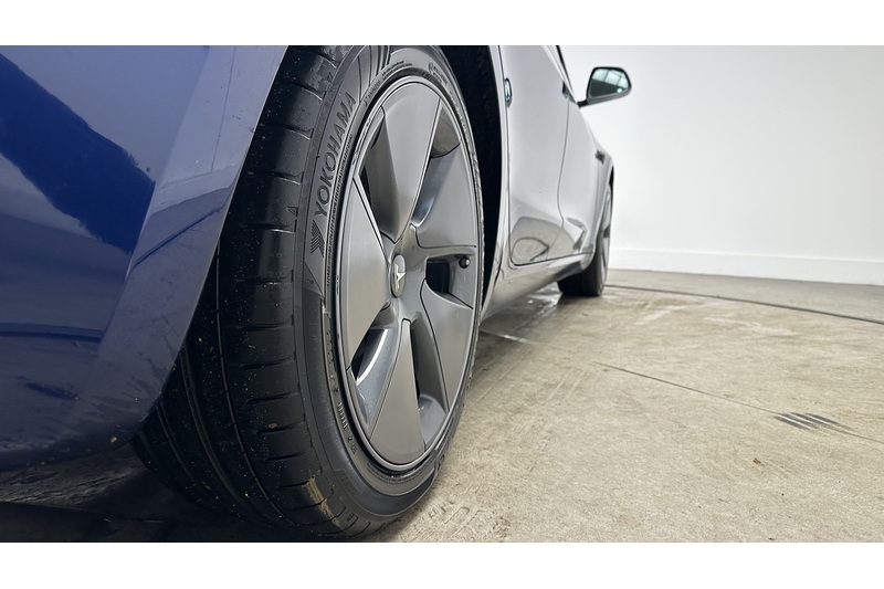 Tesla Model 3 Long Range - U2217