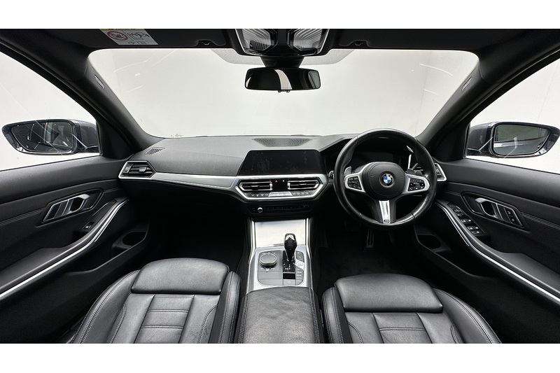 BMW 3 Series 320i M Sport - U2224